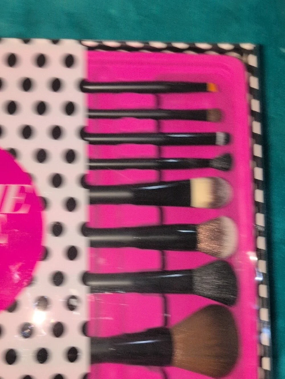 Macy's Get The Pulse Makeup Brush Set